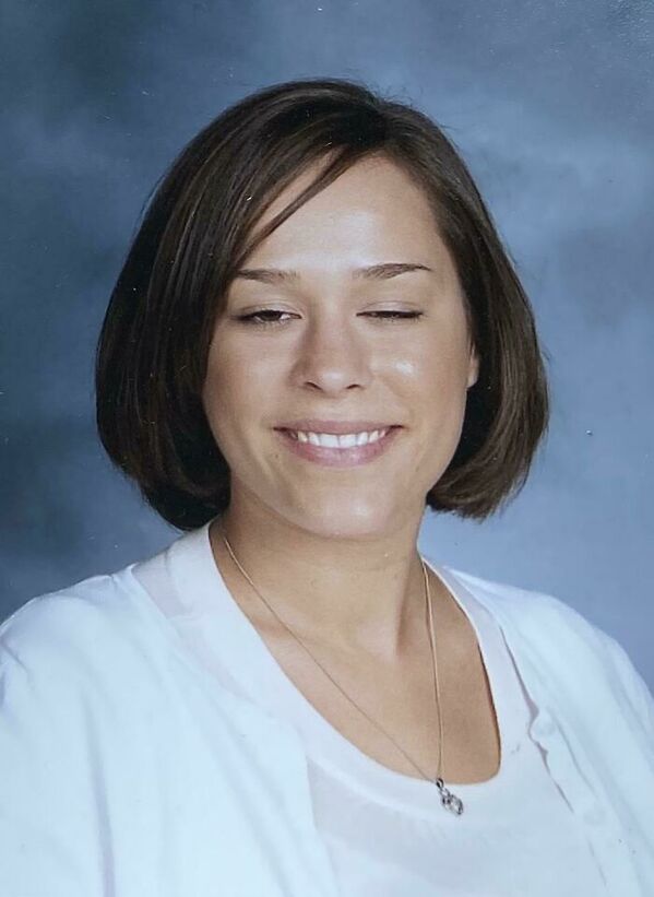 woman in school photo with one eye closed, funny people having a worse day, well that sucks