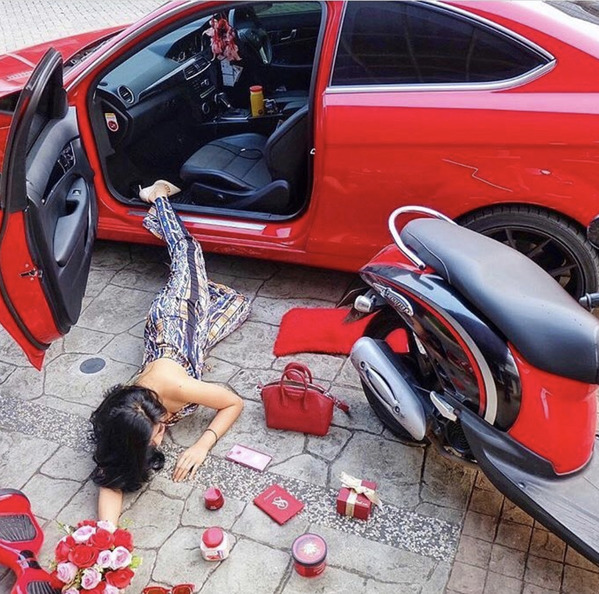 Flaunt your wealth challenge, falling stars challenge, funny photos of rich people, wealth, inequality, dumb rich people, showing off fancy cars and money, rich people bragging, flauntyourwealth