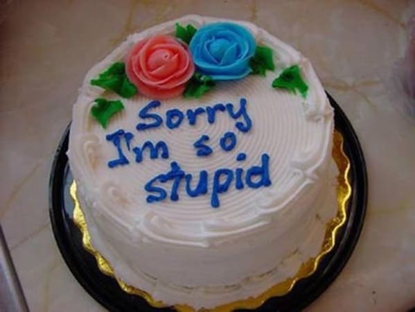 Cakes with threatening auras, funny weird cake, strange designs on cake, wtf cakes, hilariously weird desserts, funny pics