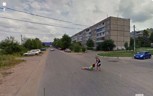 40+ Awkward And Unexpected Moments Captured On Google Street View