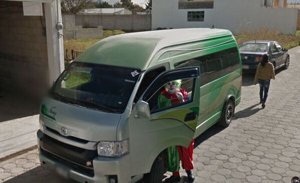 Funny google street view, pictures from google accidentally captured, funny pics from google, weird wtf moments on google, Jon Rafman, art, photos, cool pics