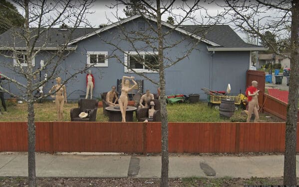 Funny google street view, pictures from google accidentally captured, funny pics from google, weird wtf moments on google, Jon Rafman, art, photos, cool pics