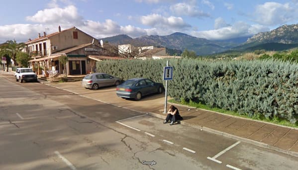 Funny google street view, pictures from google accidentally captured, funny pics from google, weird wtf moments on google, Jon Rafman, art, photos, cool pics