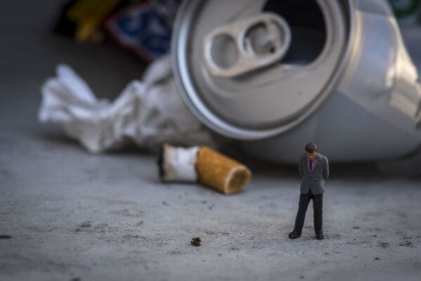 Tiny Wasteland, Instagram cool photos of small objects, dioramas of dystopia, tinywasteland, cool art made of tiny people in everyday items, funny odd photos of small people in small things, WTF, Peter Csakvari