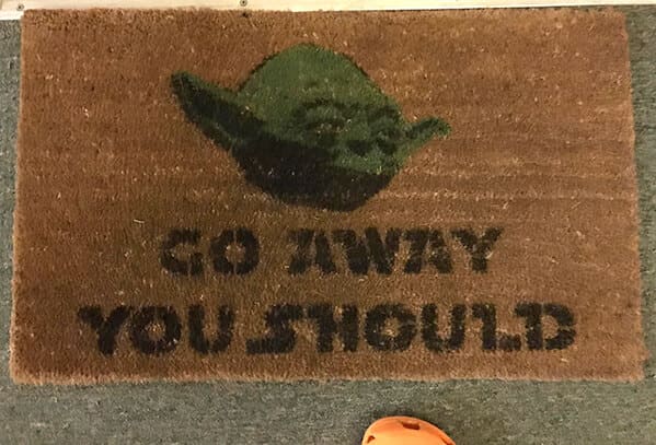 Funny doormats, funny pics from houseguests, r funny, reddit, jokes, dog jokes, weird signs, houseguests not feeling welcome, hilarious signs outside house, lol