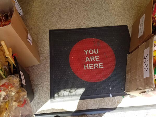 Funny doormats, funny pics from houseguests, r funny, reddit, jokes, dog jokes, weird signs, houseguests not feeling welcome, hilarious signs outside house, lol