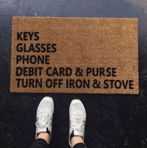 Funny doormats, funny pics from houseguests, r funny, reddit, jokes, dog jokes, weird signs, houseguests not feeling welcome, hilarious signs outside house, lol