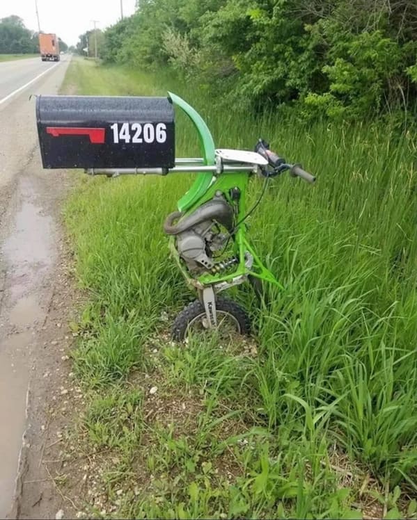 motorcycle turned into a mailbox, Funny DIY solutions, DIY fails, funny pictures of people trying to fix something and making it worse, lol, reddit, r redneckengineering, do it yourself, questionable DIY projects