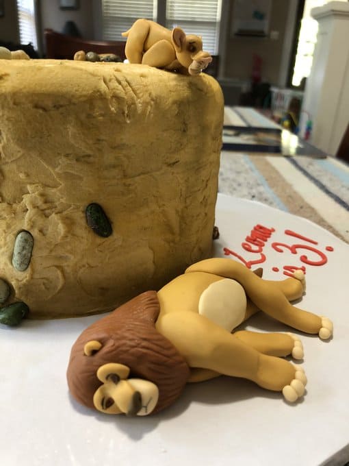 Mufasa dying birthday cake